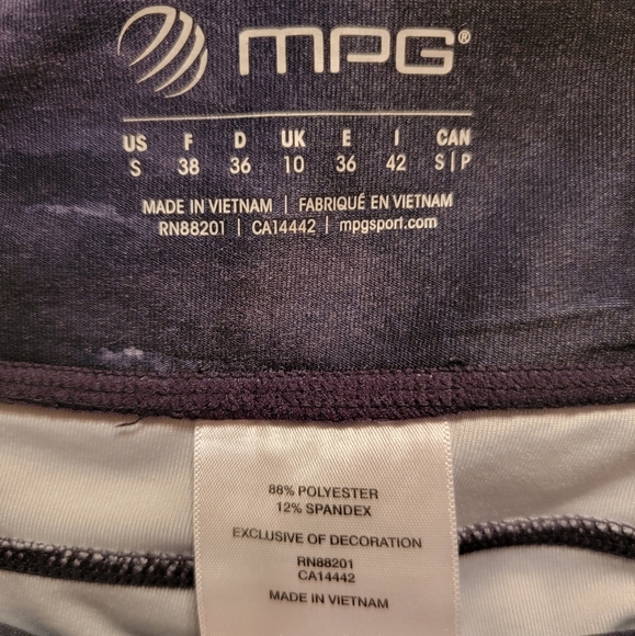 MPG Sculpt Paint Brush Stroke Capri leggings - Picture 5 of 6